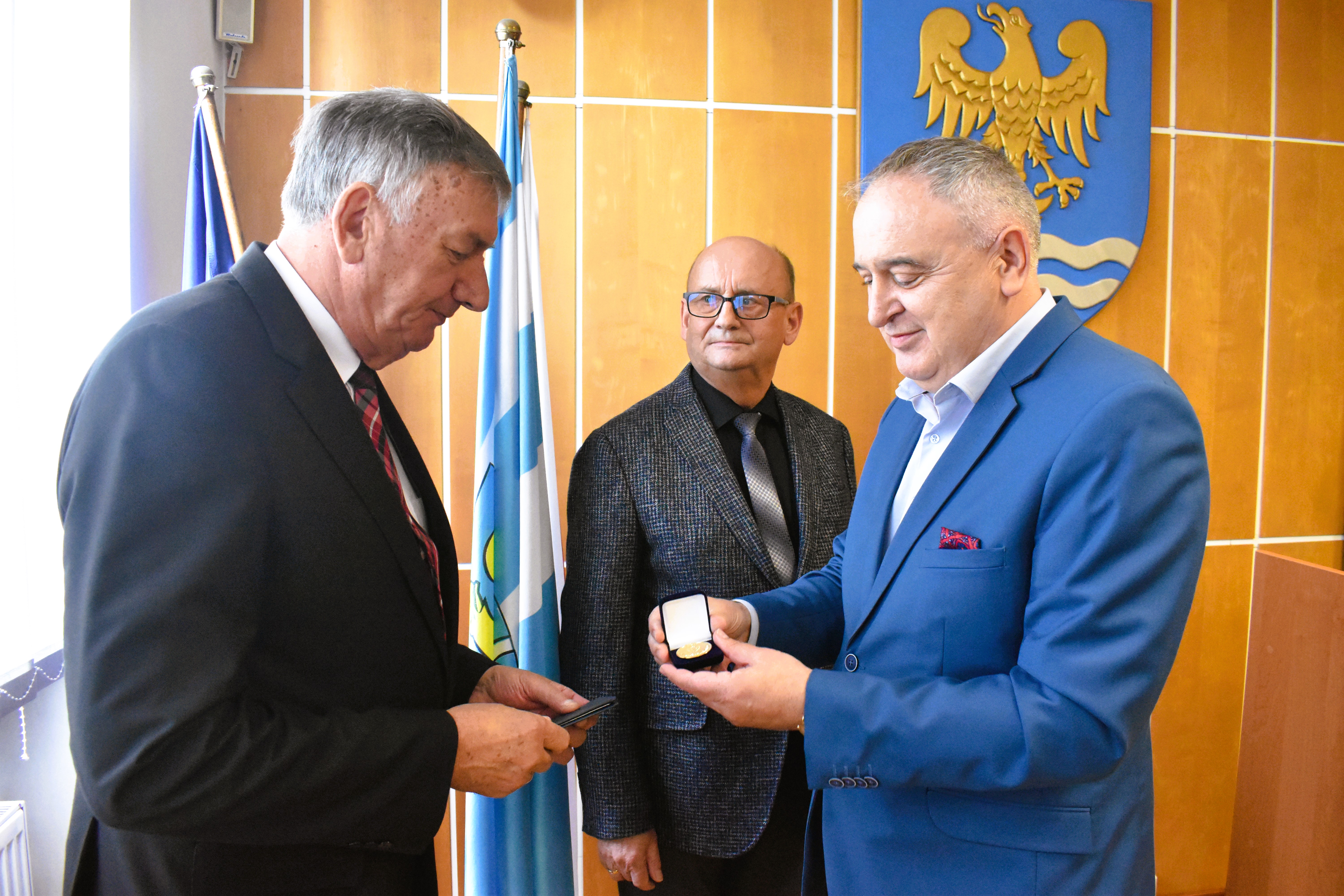 Marek Bieniek wręczył Złota Odznaka Honorowa za Zasługi dla Województwa Śląskiego