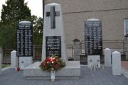 Pomnik i tablice - Poległym za wolność - Gołkowice